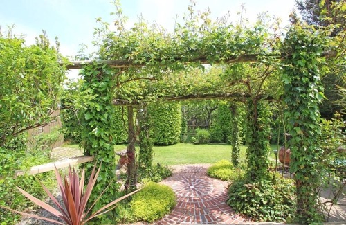 Mabe Cottage | SUMMER HOUSE, with open fire in Helston