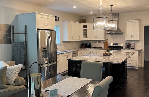 Saratoga Springs House | Summer in Saratoga! Modern Farm House - 5 minutes to it all!