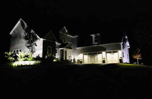 Saratoga Springs House | Summer in Saratoga! Modern Farm House - 5 minutes to it all!