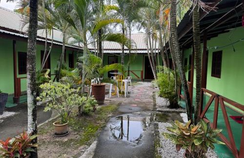 Pantai Tengah Cabin | Summer Lodge