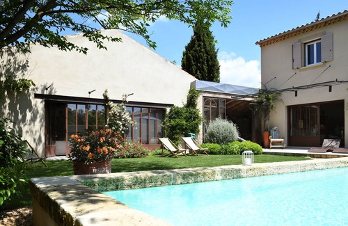 L'Isle-sur-la-Sorgue House | Summer promotion Very nice Villa 6 minute walk from town center -River side