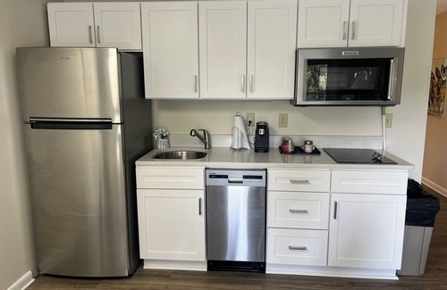 Wrightsville Beach Condo | Summer Sands Diggin' In The Sand Room 103