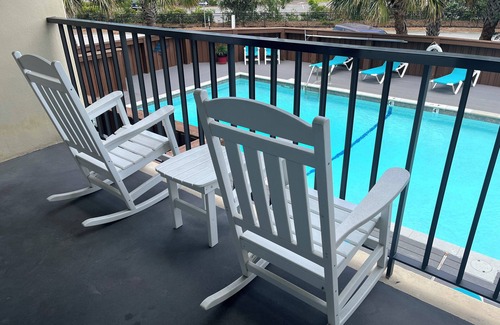 Wrightsville Beach Condo | Summer Sands Diggin' In The Sand Room 103