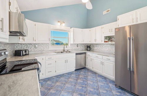 Avon House | SUMMER SAVINGS - Oceanfront w/Pool, Hot Tub, Private Beach Access, Cmty Perks