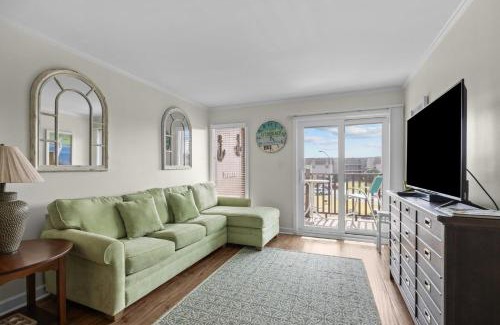 Morehead City Apartment | Summer School condo