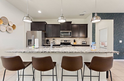 Four Corners Cottage | Summer Solstice @ Windsor Westside by Shine Villas #114