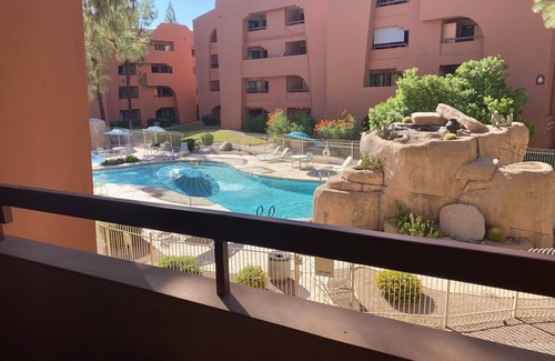 Paradise Valley Village Condo | Summer tenant special, 1 BR Condo with sparkling pool view! RELAXATION IN AZ!