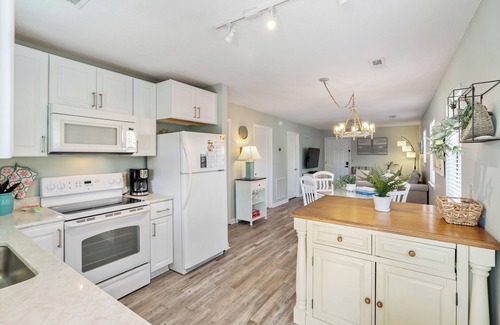 Crescent Beach Condo | Summer Times 3 - Quiet Area - Pool - 2/2