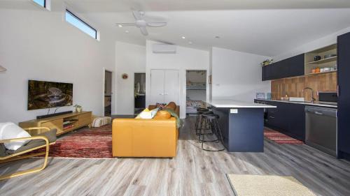 Ettalong Beach House | Summer Vibes Cabin Wifi