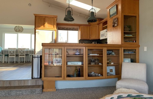 Ferndale House | Summerhouse with Private Dock on Canal; Kayaks, large Firepit.