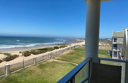 Pollok Beach Apartment | SummerSeas #47 - Top floor sea view apartment