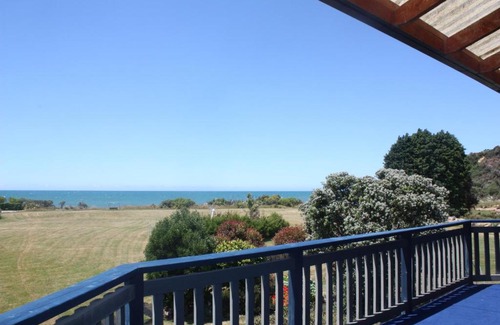 Rangihaeata Bed & Breakfast | Summerspring Beachfront Accommodation