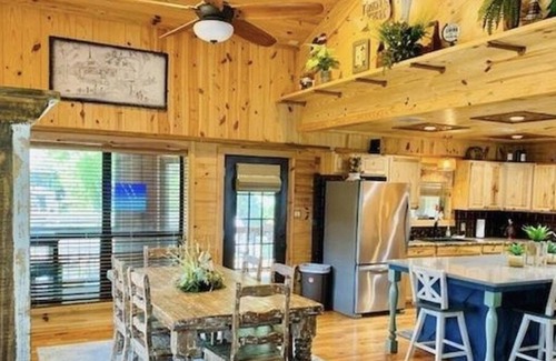 Jefferson House | SUMMERTIME! HOT TUB! FIRE PIT! Getaway at this Epic Waterfront Home!