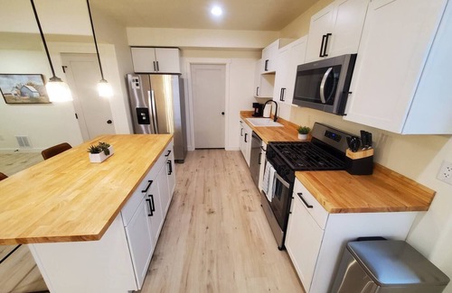 Santaquin Apartment | Summit Creek Retreat - new, modern 2-bedroom apartment with fast fiber internet.