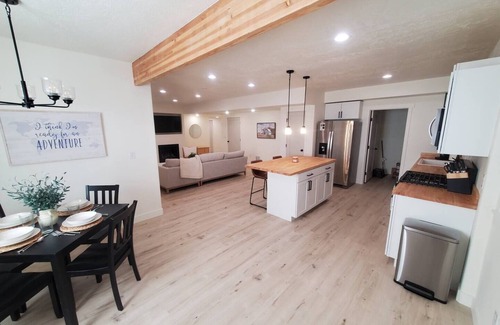 Santaquin Apartment | Summit Creek Retreat - new, modern 2-bedroom apartment with fast fiber internet.