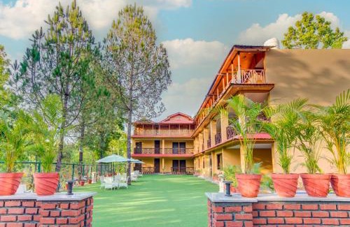 Lansdowne Hotel | Summit Jungle Resort
