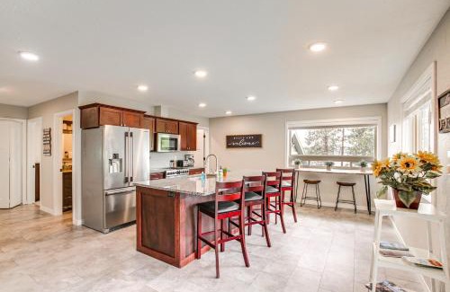Harrison Apartment | Summit Solitude Hot Tub and Views in Harrison!