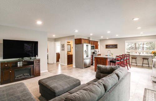 Harrison Apartment | Summit Solitude Hot Tub and Views in Harrison!