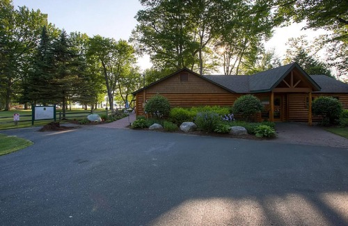 Bellaire Condo | Summit Sunsets 561 - Ski, Golf and more !