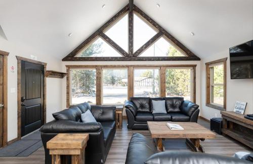 Valemount House | Summit View