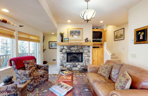 Ketchum House | Sun Bird Getaway at River Run B