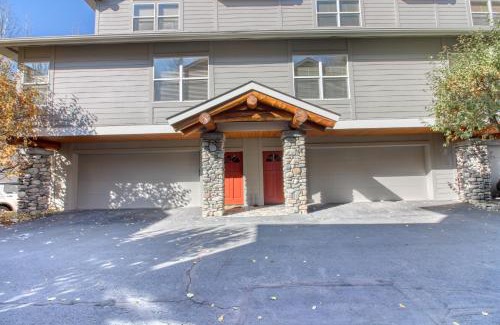 Ketchum House | Sun Bird Getaway at River Run B