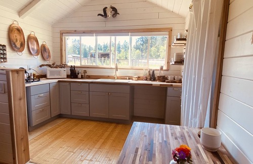 McKenna Cabin | Sun Cabin at Left Foot Farm