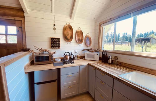 McKenna Cabin | Sun Cabin at Left Foot Farm
