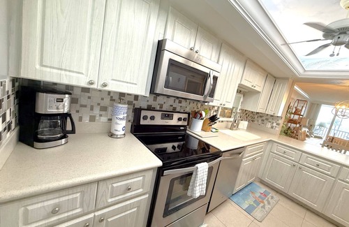 South Island Condo | Sun Caper #208 - "Seascape" 7930 Estero Blvd