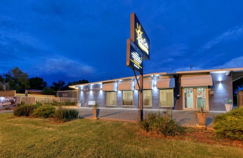Swan Hill Hotel | Sun Centre Motel