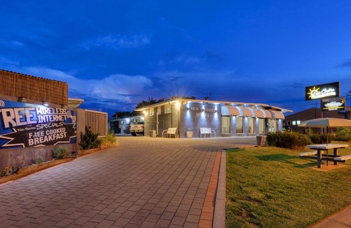 Swan Hill Hotel | Sun Centre Motel