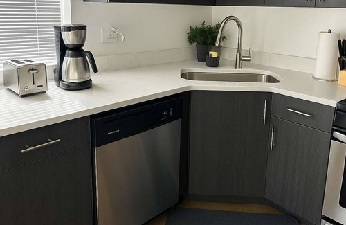 West Loop Apartment | Sun-Drenched 1BR Apartment