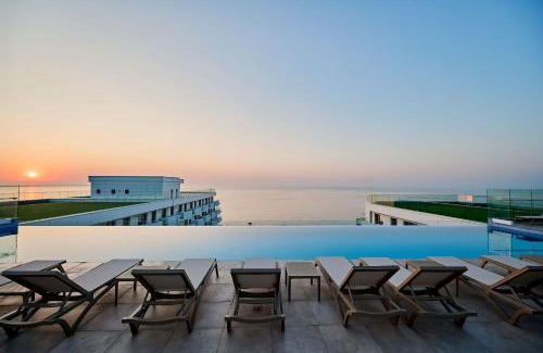 Mamaia-Sat Apartment | Sun & Fun Apartment Infinity Pool Spa Resort
