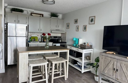 Biggar Apartment | Sun & Fun - Cozy Condo, Pool, Tennis, Beach Access