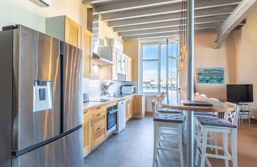 Behobie Apartment | SUN KEYWEEK Duplex Breathtaking view of the Ocean and Palace Gardens