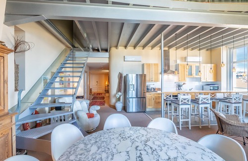 Behobie Apartment | SUN KEYWEEK Duplex Breathtaking view of the Ocean and Palace Gardens