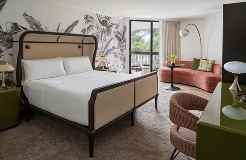 Hunt Club Hotel | Sun-Kissed Family Vacation Spot with Resort Pools and Kids Programming