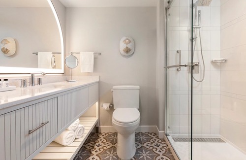 Singer Island Hotel | Sun-Kissed Shores! Outdoor Pool, Beach Access, Onsite Restaurant - 2 Units
