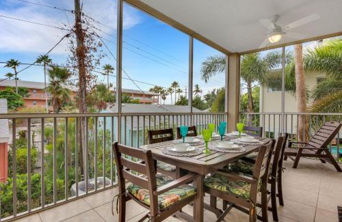 Bradenton Beach House | Sun Kissed Villa by SkyRun Anna Maria