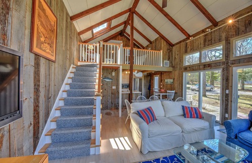 Cataumet Cottage | Sun & Serenity at A Wave From It All