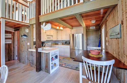 Cataumet Cottage | Sun & Serenity at A Wave From It All