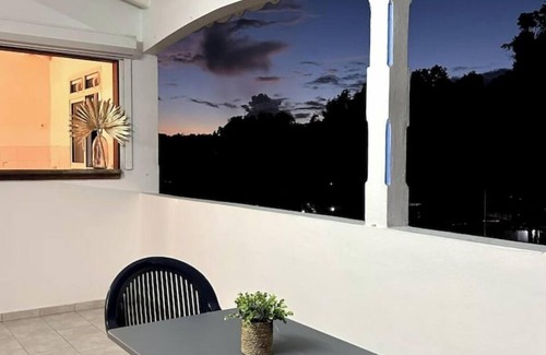 Les Abymes House | Sun Side
