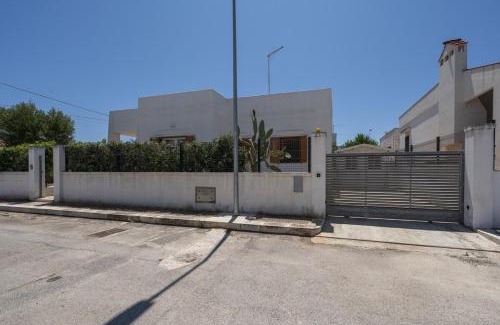 Ostuni House | Sun & Smile cozy seaside villa near Ostuni
