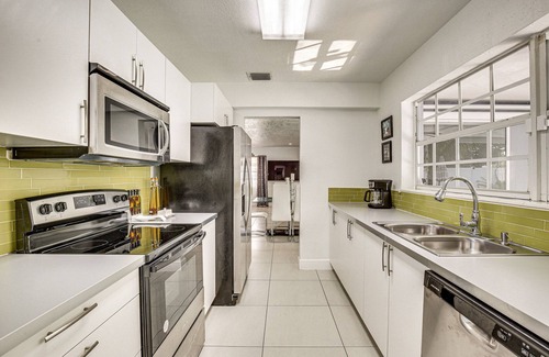 Lauderdale Lakes House | Sun-Soaked Home w/Pool in Lauderdale Lakes!