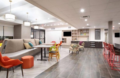 Roswell Hotel | Sun-soaked Stay: 3 Family-friendly Units w/Kitchenette and FREE Breakfast.