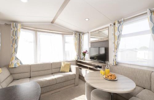 Looe House | Sunbeam Caravan by Belvilla