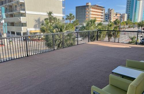 Downtown Myrtle Beach Hotel | Sunburst Hotel