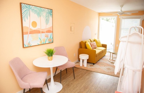 Indian Shores Hotel | Sunburst Inn The Beachfront Suite - Room 9