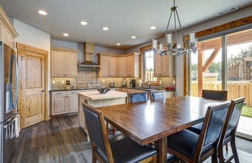 Cle Elum House | Suncadia 4 Bdrm Pet Friendly Townhome on Driving Range