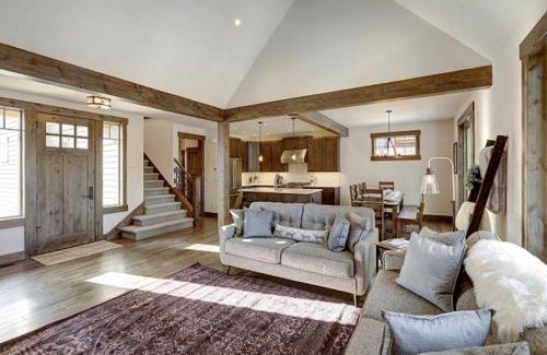 Cle Elum House | Suncadia 4 Bdrm Pet Friendly Home Overlooking Gorgeous Mountains Views